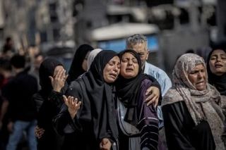 ガザ物資配給で５１人死亡　イスラエル、群衆に砲撃か