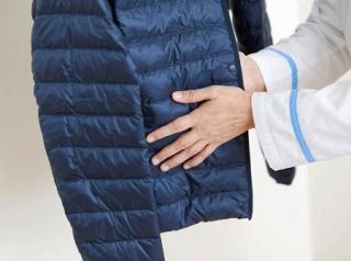 優しく手洗いするのがこつ　ダウンジャケットの洗濯法