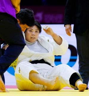 新井は準々決勝で反則負け　素根、中野敗退、世界柔道