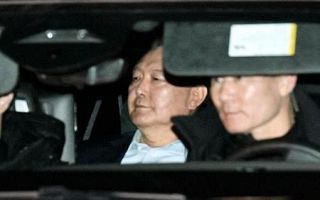 尹韓国大統領、取り調べを拒否　「違法捜査」と徹底抗戦続く