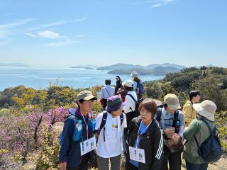 笠岡諸島・高島の絶景を堪能　約４０人参加し、お大師巡り