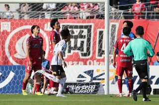 ファジアーノ完敗　ホームで２位ＦＣ東京に０―４　順位は１０位のまま