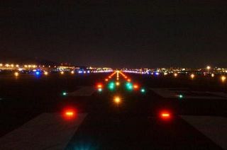 滑走路に警告灯導入、進む対策　羽田事故２年、安全確立は道半ば