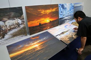 「島を渡る」パネル展、岡山市で１１月３日から　新聞協会賞受賞を記念、大型写真など展示