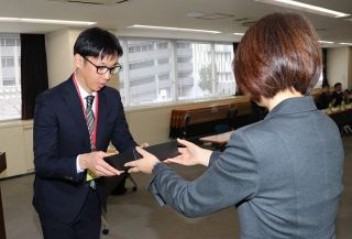 働き方改革 高田織物を表彰　おかやま会議、残業時間削減など