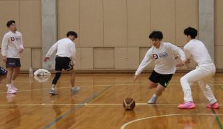 福山デニックス「ＳＢ１」昇格期す　男子バスケ、社会人２部初参戦Ｖ