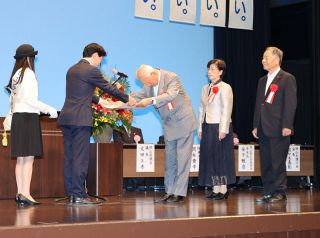 暴力や銃のない地域づくりへ決意　岡山で県民大会