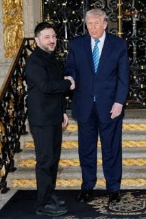 １月に和平文書決定を「期待」　ゼレンスキー氏、米大統領と会談