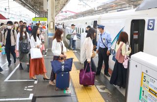帰省や旅行満喫、日常へ　岡山県内Ｕターンピーク
