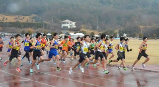 １３８チーム たすきつなぎ熱いレース　備前で「えびす駅伝」