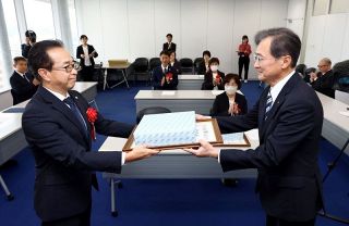 福祉現場長年支える 優良従事者８人表彰　山陽新聞社会事業団