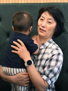 「赤ちゃん輸出国」だった血縁重視の韓国で里親を続けて１０年、人生を変えたのは東京で出会った女将とママ友だった　「社会のために」そして「主婦も自分の人生を生きていい」…