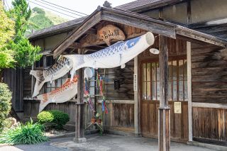 新しい文化財の駅を守る名誉駅長　姫新線岩山駅・山田正治さん