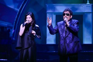 サザンオールスターズ、ライブ映像作品の先着特典に“感謝”バッジ 桑田