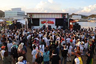 レゲエで若者ら熱く　玉野で初イベント ３０組出演