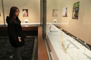 伝統技術の粋集めたお守り刀　岡山・林原美術館で展覧会開幕