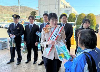 キリンビールの大久保さんリーダーに委嘱　赤磐署と工場、交通事故撲滅でタッグ