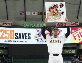 １０年で大記録、巨人マルティネスは日本人より勤勉「中日は自分の学校だった」　コーチが活躍を確信したある瞬間とは…メジャーに行かない理由は「家族愛」