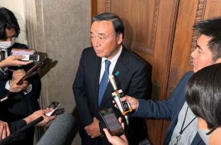 予算年度内成立へ「努力」確認　自維幹事長会談、首相の意向受け