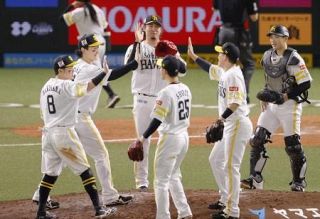 ソフト、日本シリーズ進出決定　ＤｅＮＡはＣＳ突破に王手