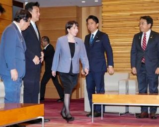 飲食料品の消費税１％を閣議決定　政府、来年４月から２年