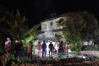 岡山市南区で倉庫全焼 けが人なし