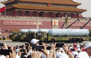 中国、原潜ミサイル発射実験　太平洋に着弾、日本は懸念伝達