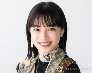 広瀬すず、「ルイ・ヴィトン」オフショットに「すずしか勝たん」「天使」　村上隆氏との2ショットも