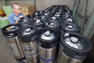 アサヒ出荷停止、岡山にも影響じわり　酒販店や飲食店で入荷減