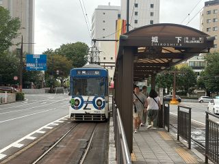 路面電車に乗り郷土の偉人学んで　１２日、岡山青年会議所が主催