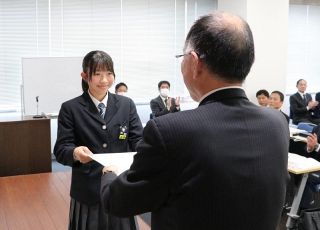 岡山県中体連 ４人１団体特別表彰　陸上女子・石原選手（京山）ら