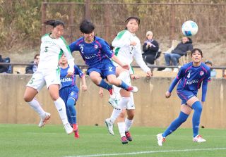 ２ゴール快勝の作陽１６強 全日本高校女子サッカー選手権