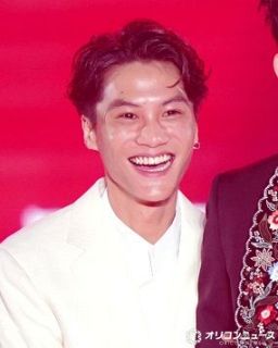 『VIVANT』チョッキー役・オーム、タイ発人気インフルエンサーのSNSに登場　“別班”ネタ連発で「本物やないか」