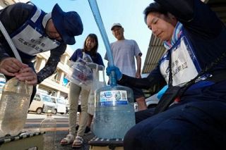 熊本の断水７万２千戸、復旧急ぐ　益城町でボランティア始動
