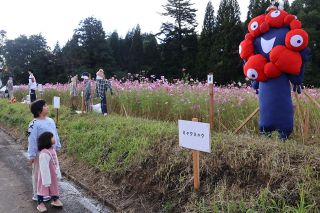 ミャクミャク、大谷選手…　勝央・ユニークかかし４０点