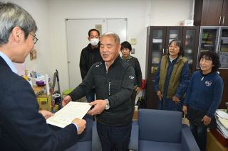 真備町箭田地区まちづくり協に感謝状　能登半島地震の石川・七尾市一本杉通り振興会