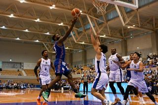 【おかやまスポーツ散歩】＜４＞念願のグルメと４連勝の歓喜！　熱気高まるトライフープ岡山