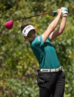 岩井千怜が１打差の２位　ＪＭイーグルＬＡ第２日