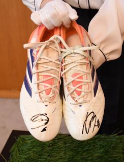 日本代表佐野選手が岡山県にスパイク寄贈　１９日から展示