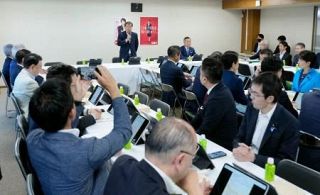 国旗損壊罪、法案骨子を了承　自民ＰＴ、異論受け修正