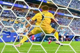 アルゼンチン勝利、メッシ先制点　エジプト、コロンビアも１６強