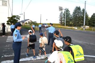 地域を守る意識向上へ 岡山県警察学校初任科生 児童の見守り活動