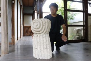 和風の空間に合うユニーク造形　石の彫刻家北川さん津山で個展