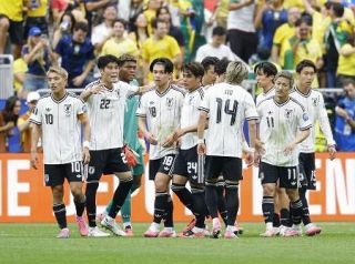 燃え尽きていなかった長友、堂安を奮起させた「天才じゃない」の言葉　二刀流で技術を磨いた上田、「負けず嫌い」の塩貝…Ｗ杯代表５人の歩みを振り返る