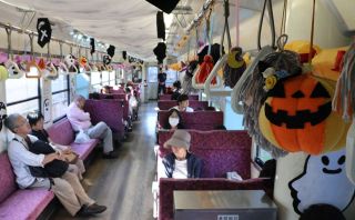 倉敷 カボチャのお化けや魔女　ハロウィン列車 水島臨鉄運行
