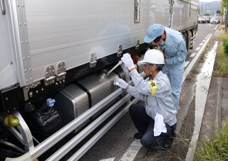 不正軽油使用の脱税防げ　岡山県が抜き取り調査