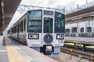 観光列車「ラ・マル・ド・ボァ」運行１０周年　オリジナルグッズの車内販売や記念式典