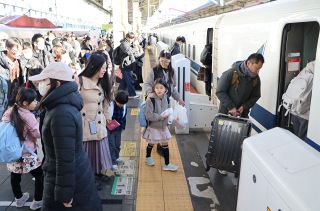 古里・観光地満喫 土産手に日常へ　岡山県内でＵターンラッシュピーク