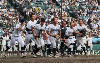 学芸館　岡山勢初の３年連続初戦突破　甲子園１回戦で鳥取城北に快勝