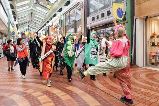 鍵盤ハーモニカ魅力知って　２５日、表町商店街でフェス